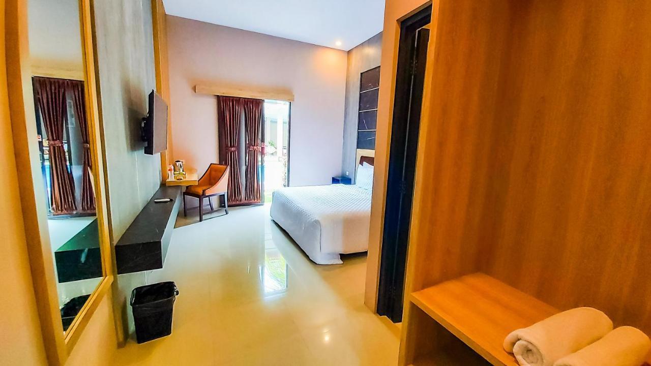 Giri Palma 4*