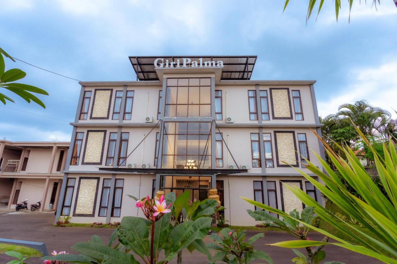 Giri Palma